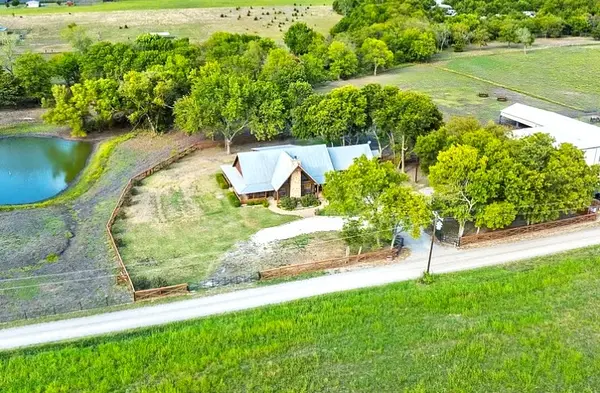 783 County Road 4420, Whitewright, TX 75491-8770