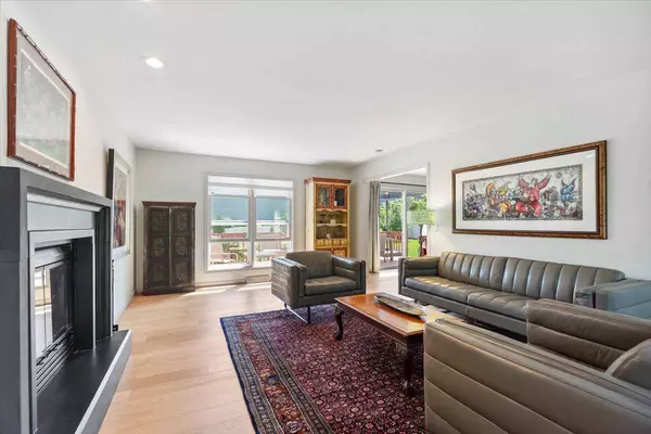 1221 Broadway Drive, Sun Prairie, WI 53590