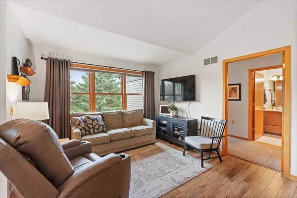 209 E Parkview Street #C, Cottage Grove, WI 53527