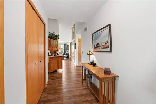 209 E Parkview Street #C, Cottage Grove, WI 53527