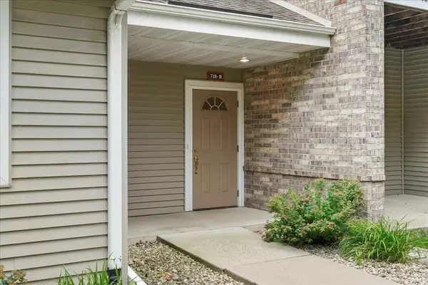 718 Herndon Drive #B, Madison, WI 53718