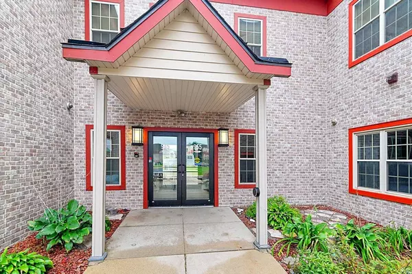 955 Liberty Boulevard #103, Sun Prairie, WI 53590