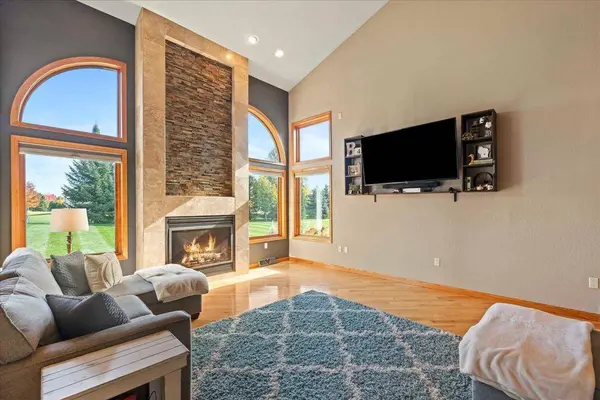 6399 Irving Drive, Sun Prairie, WI 53590