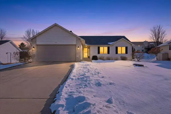 1355 Gray Hawk Way, Sun Prairie, WI 53590