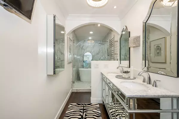 Newport Beach, CA 92663-1632,102 Scholz Plz #ph 28