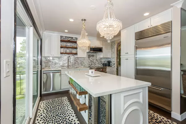 Newport Beach, CA 92663-1632,102 Scholz Plz #ph 28