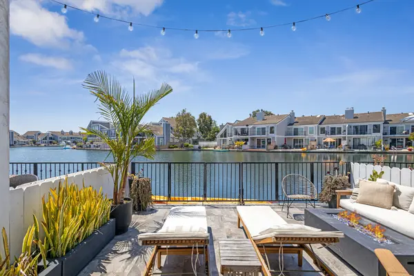 3682 Montego Dr, Huntington Beach, CA 92649-2004