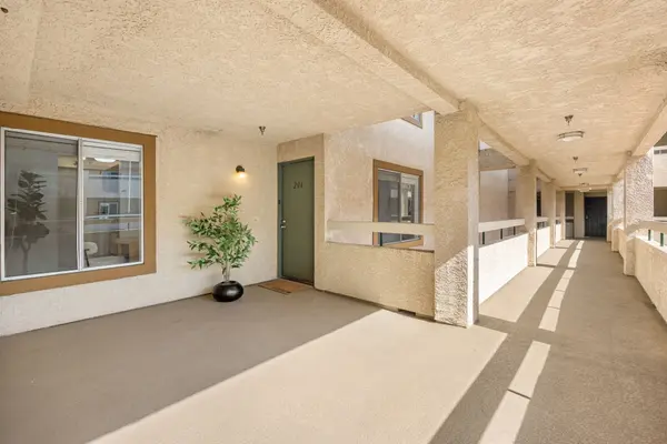 12141 Centralia St #206, Lakewood, CA 90715-1515