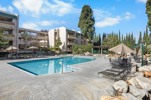 12121 Centralia St #302, Lakewood, CA 90715-1580