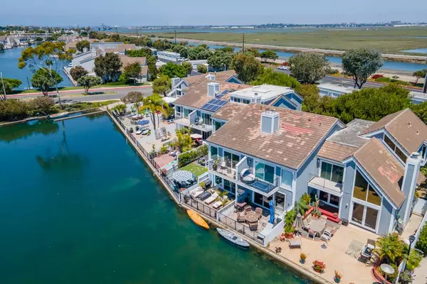 3682 Montego Dr, Huntington Beach, CA 92649-2004