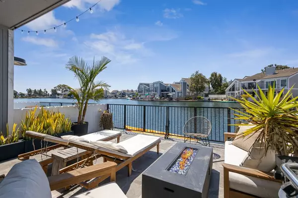 3682 Montego Dr, Huntington Beach, CA 92649-2004