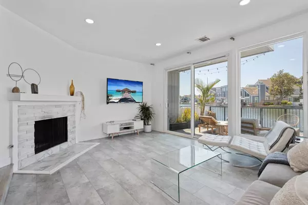 3682 Montego Dr, Huntington Beach, CA 92649-2004