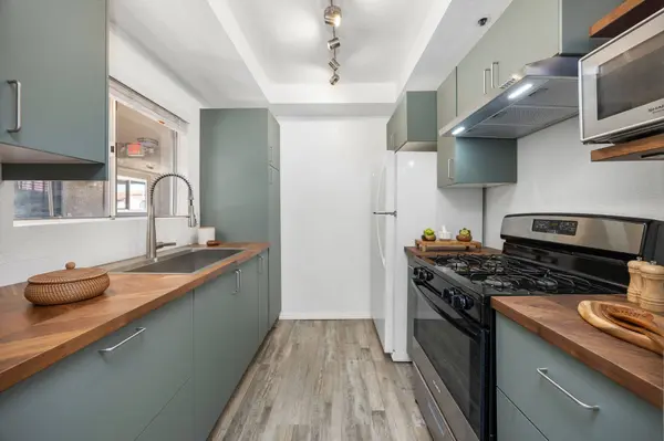 12141 Centralia St #206, Lakewood, CA 90715-1515