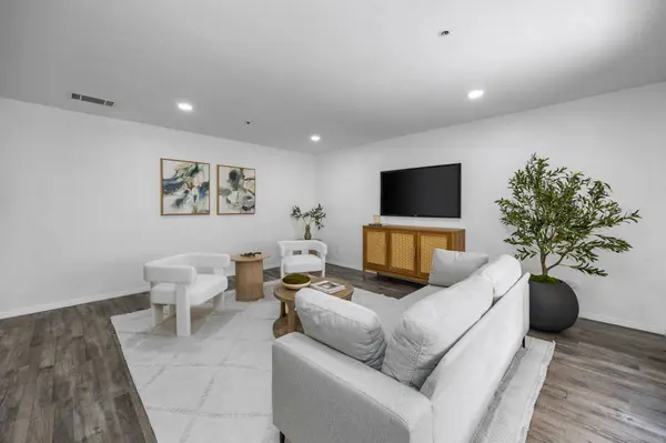 12141 Centralia St #206, Lakewood, CA 90715-1515