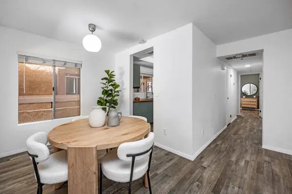 12141 Centralia St #206, Lakewood, CA 90715-1515