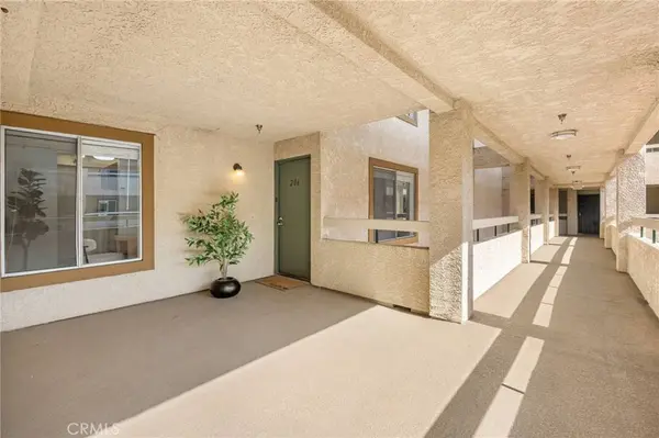 12141 Centralia #206, Lakewood, CA 90715