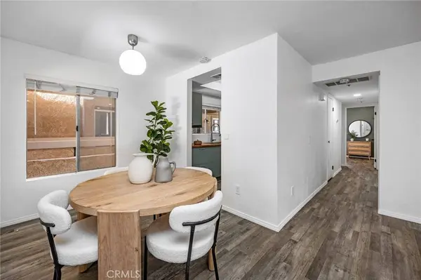 12141 Centralia #206, Lakewood, CA 90715