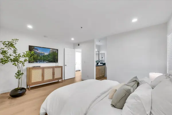 12121 Centralia St #302, Lakewood, CA 90715-1580