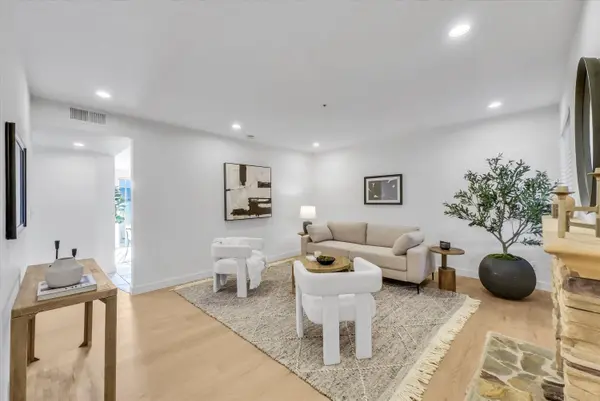 12121 Centralia St #302, Lakewood, CA 90715-1580