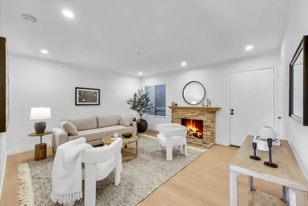 12121 Centralia St #302, Lakewood, CA 90715-1580