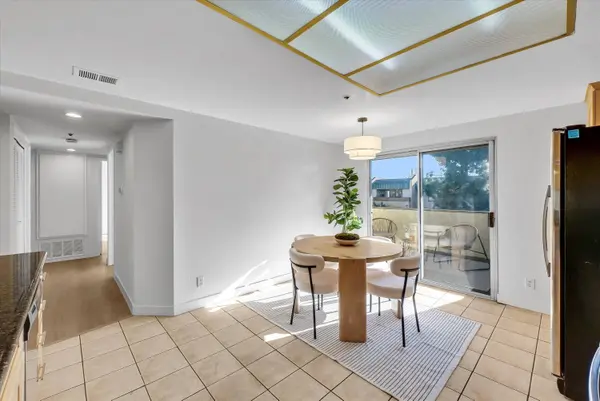 12121 Centralia St #302, Lakewood, CA 90715-1580