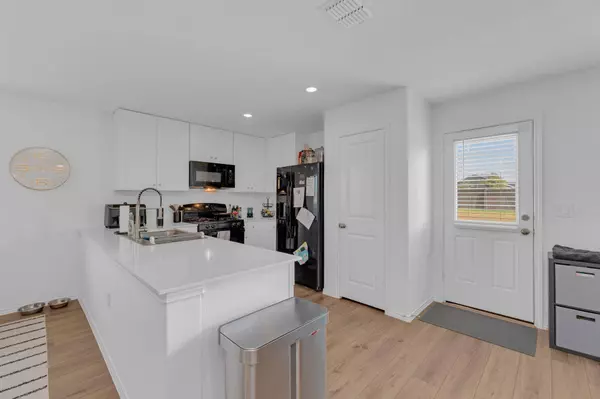 2324 Willkomen WAY, Pflugerville, TX 78660