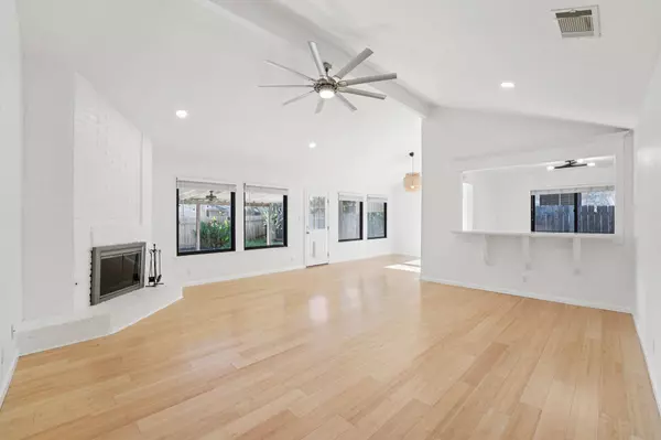 10229 Missel Thrush DR, Austin, TX 78750