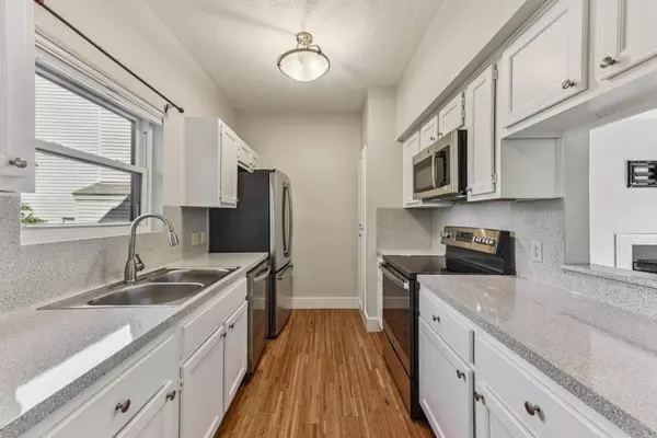 802 S 1st ST #220, Austin, TX 78704