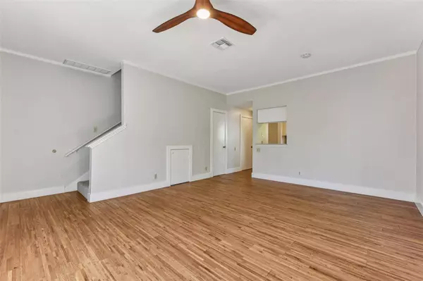 802 S 1st ST #220, Austin, TX 78704