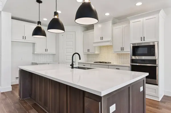 225 Ashmore LN, Georgetown, TX 78628