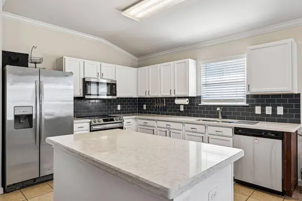 611 Decker DR, Hutto, TX 78634