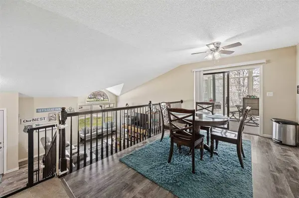 2145 Palmer Cir, Iowa City, IA 52240