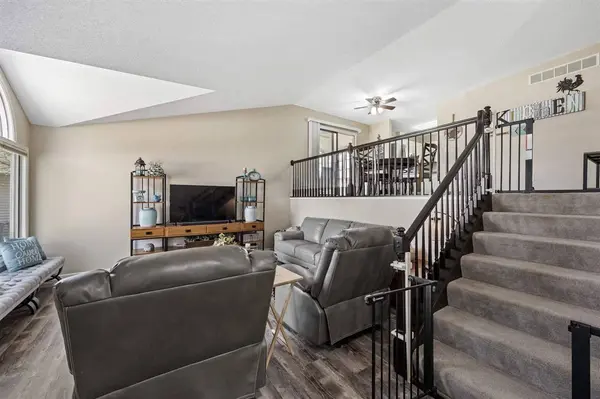 2145 Palmer Cir, Iowa City, IA 52240