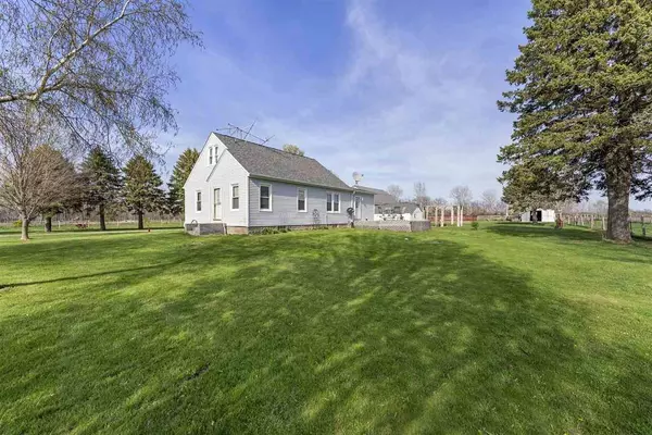 2000 Ivory Ave, Atalissa, IA 52720