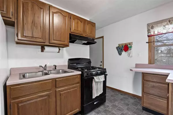 2424 8th Ave SW, Cedar Rapids, IA 52404