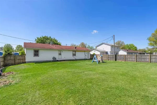 705 E 5th St, West Liberty, IA 52776