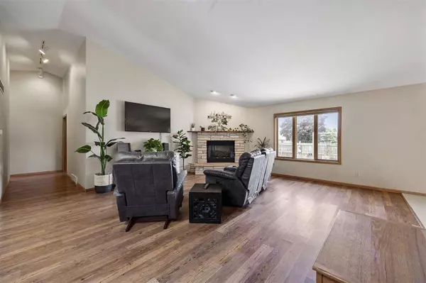 109 Elizabeth Dr, Tipton, IA 52772