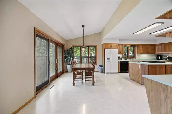 109 Elizabeth Dr, Tipton, IA 52772