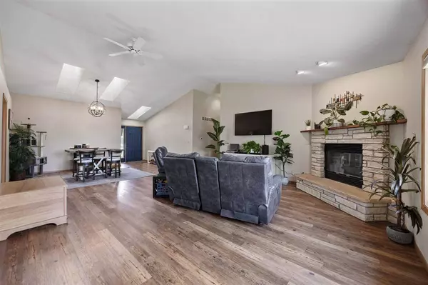 109 Elizabeth Dr, Tipton, IA 52772