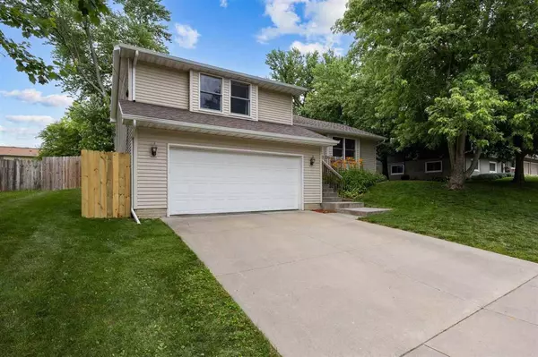 1110 Harlocke St, Iowa City, IA 52246