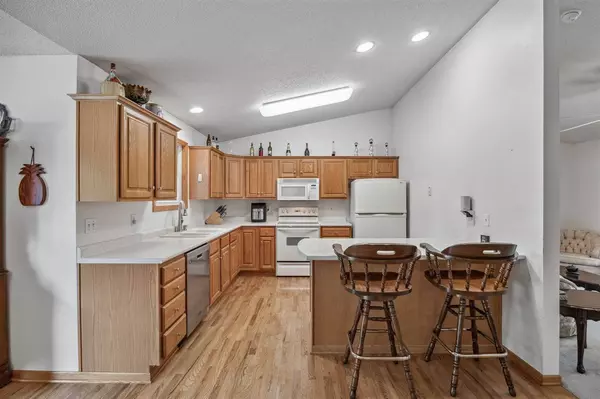 1110 Harlocke St, Iowa City, IA 52246