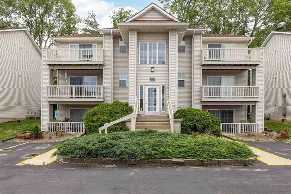 3513 E Ave NW #Unit#F, Cedar Rapids, IA 52405