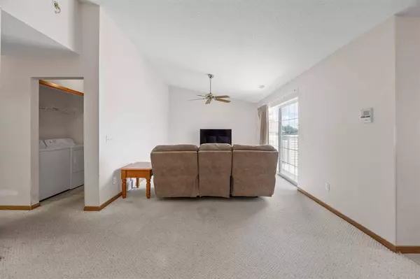 3513 E Ave NW #Unit#F, Cedar Rapids, IA 52405