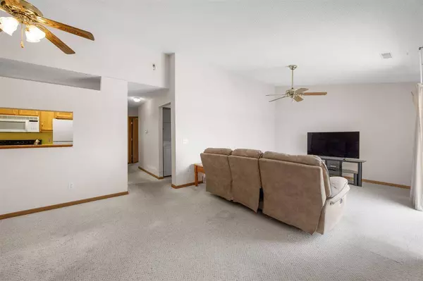 3513 E Ave NW #Unit#F, Cedar Rapids, IA 52405
