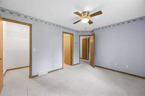 3513 E Ave NW #Unit#F, Cedar Rapids, IA 52405