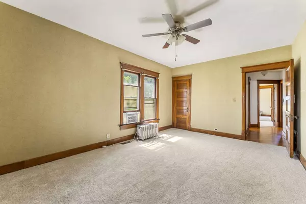 901 E 11TH ST, Muscatine, IA 52761