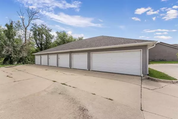 880 Rachael St #104, North Liberty, IA 52317