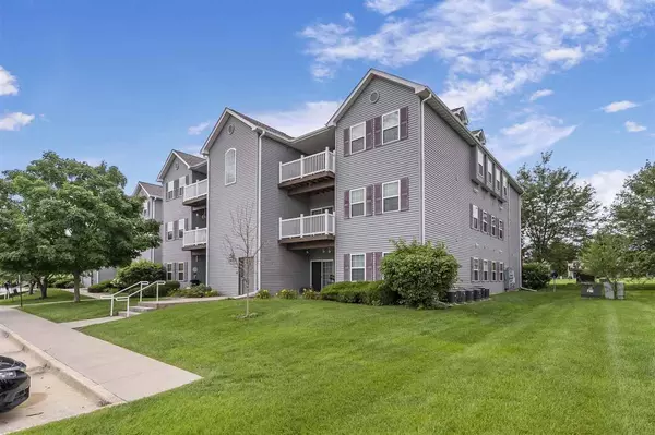 880 Rachael St #104, North Liberty, IA 52317