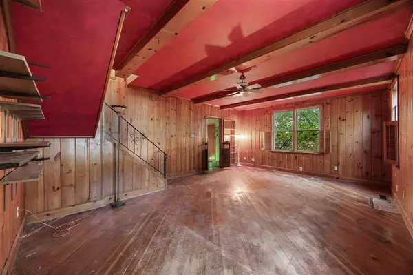 1114 Prairie Du Chien Rd, Iowa City, IA 52245