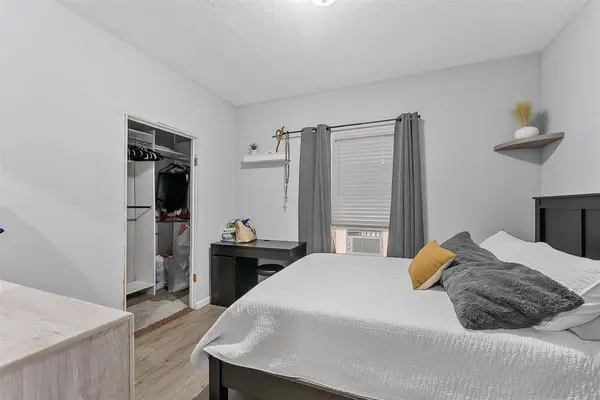 626 E Madison St, Washington, IA 52353